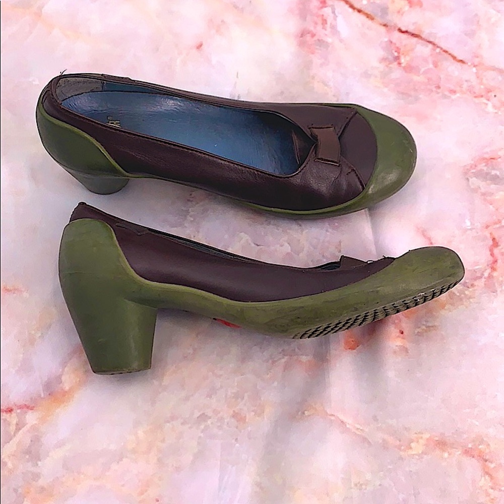 Camper pumps green and brown size 8